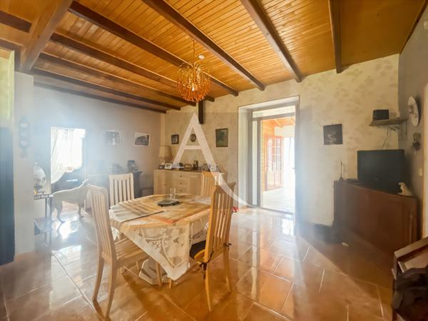 A vendre charmant corps de ferme avec une tranquillité totale