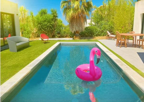 Six-Fours-les-Plages (83140) SIX FOURS LES PLAGES, QUARTIER RECHERCHE - RARE A LA VENTE MAISON CONTEMPORAINE 4 MINUTES A PIED PLAGE DE SA