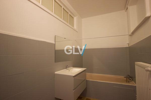 Immeuble de 2 lots avec 2 garages secteur Lille Fives. , Lille