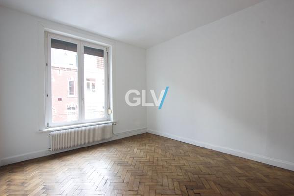 Immeuble de 2 lots avec 2 garages secteur Lille Fives. , Lille