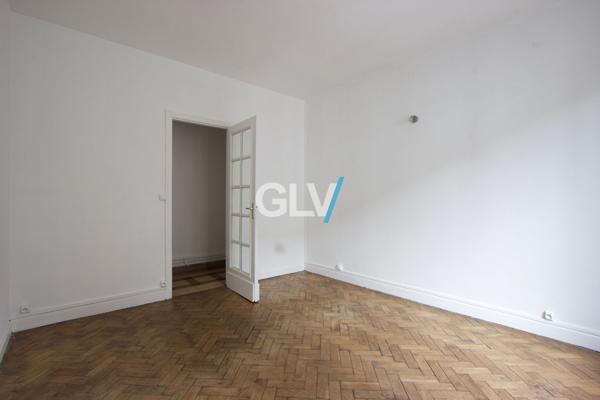 Immeuble de 2 lots avec 2 garages secteur Lille Fives. , Lille