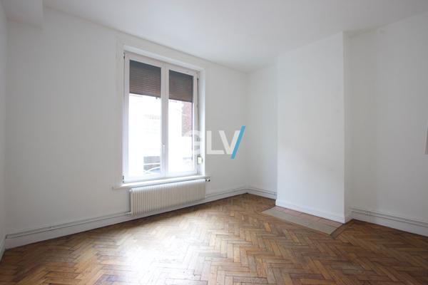 Immeuble de 2 lots avec 2 garages secteur Lille Fives. , Lille