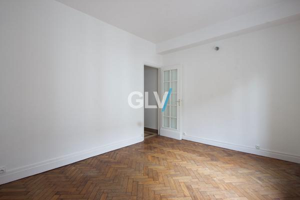 Immeuble de 2 lots avec 2 garages secteur Lille Fives. , Lille