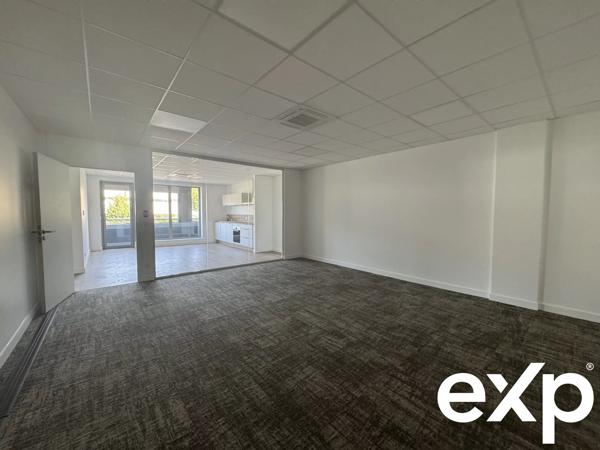 Bureaux à vendre Grand Annecy – 215 m² avec terrasse, 9 parkings et accès A41