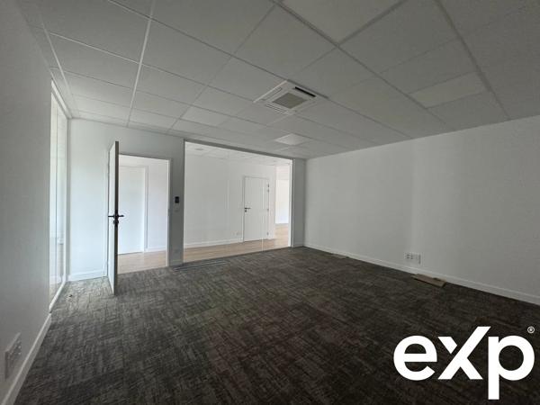 Bureaux à vendre Grand Annecy – 215 m² avec terrasse, 9 parkings et accès A41