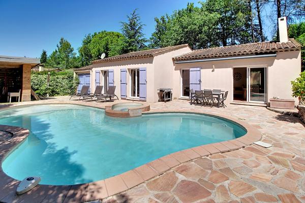 A VENDRE en exclusivité ! Maison Lorgues T5  de 98m² sur un terrain de 1437m² + piscine forme libre