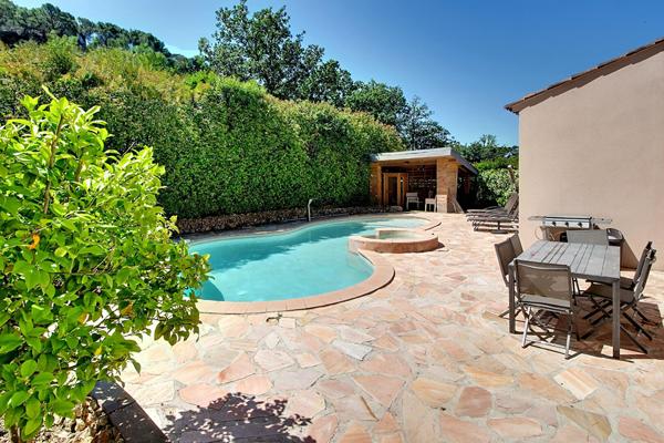 A VENDRE en exclusivité ! Maison Lorgues T5  de 98m² sur un terrain de 1437m² + piscine forme libre