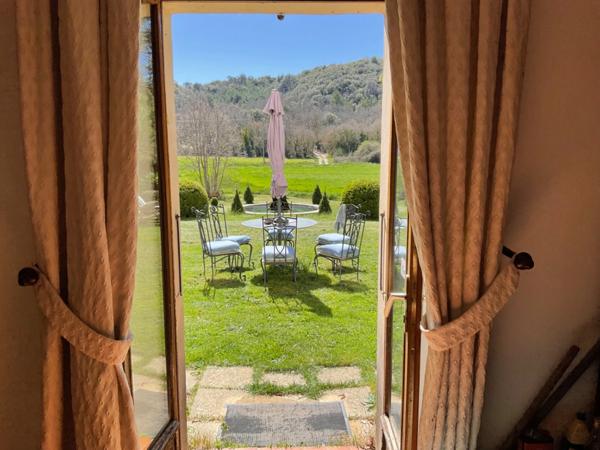 Maison de Maître 10 pièces sur 3 hectares proche Manosque , entre campagne et champs de lavandes