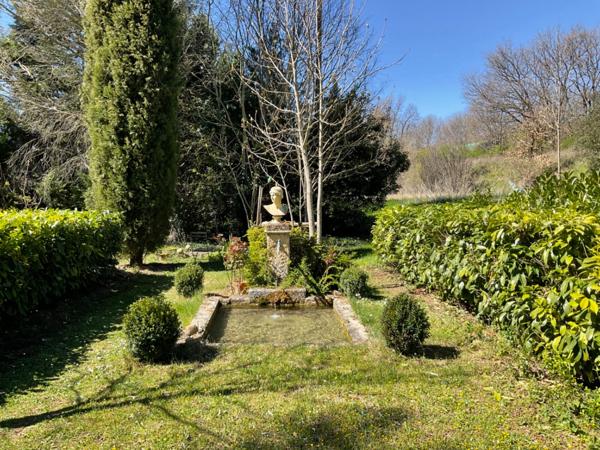 Maison de Maître 10 pièces sur 3 hectares proche Manosque , entre campagne et champs de lavandes