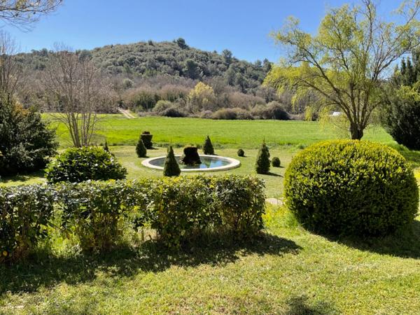 Maison de Maître 10 pièces sur 3 hectares proche Manosque , entre campagne et champs de lavandes