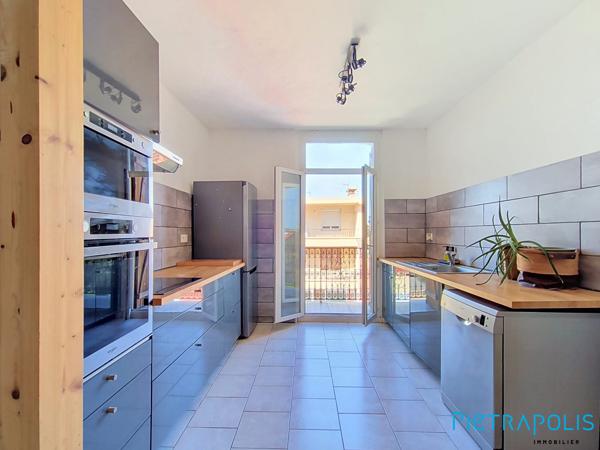 SETE: Centre ville, Appartement T3, Balcons, Cave