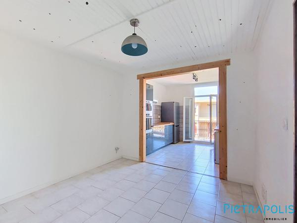SETE: Centre ville, Appartement T3, Balcons, Cave