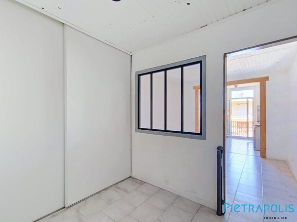 SETE: Centre ville, Appartement T3, Balcons, Cave