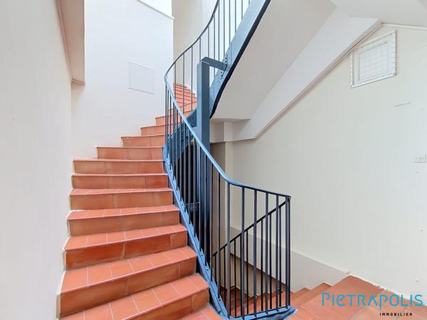 SETE: Centre ville, Appartement T3, Balcons, Cave