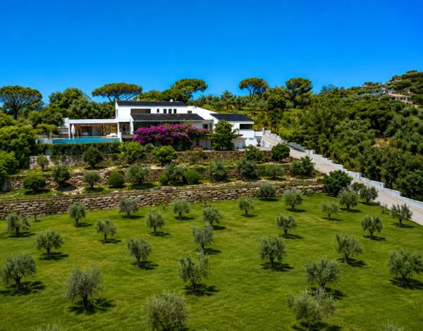 MAISON CONTEMPORAINE D'ARCHITECTE - CALME, CONFORT ET DESIGN - PARCELLE DETACHABLE DE 1500 m²