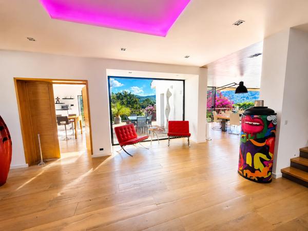 MAISON CONTEMPORAINE D'ARCHITECTE - CALME, CONFORT ET DESIGN - PARCELLE DETACHABLE DE 1500 m²