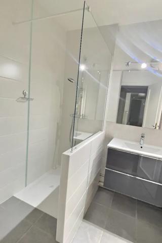 SAINT- ALYRE-T4 TRAVERSANT DEUX CHAMBRES -BOX -LOGGIA +CAVE