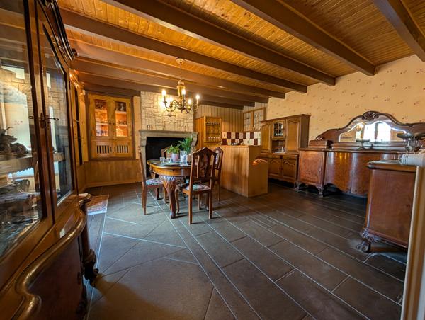 Grande maison familiale au coeur de Gourgé (79)