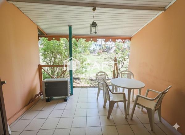 T2 Duplex avec piscine situé à 5 min à pieds de la plage d'une des plus belle plage de l'ile !