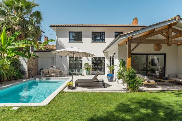 Le Bouscat – Élégante villa d’architecte de 2022 avec piscine et jardin paysager – 4 chambres et 1 bureau
