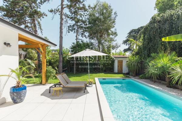 Le Bouscat – Élégante villa d’architecte de 2022 avec piscine et jardin paysager – 4 chambres et 1 bureau