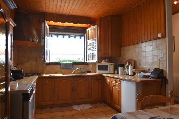 Dpt Charente Maritime (17), Ile d'Oléron,  Maison à vendre 5 pièces, 100 m²habitables, terrain 500 m², LA BREE LES BAINS (17)