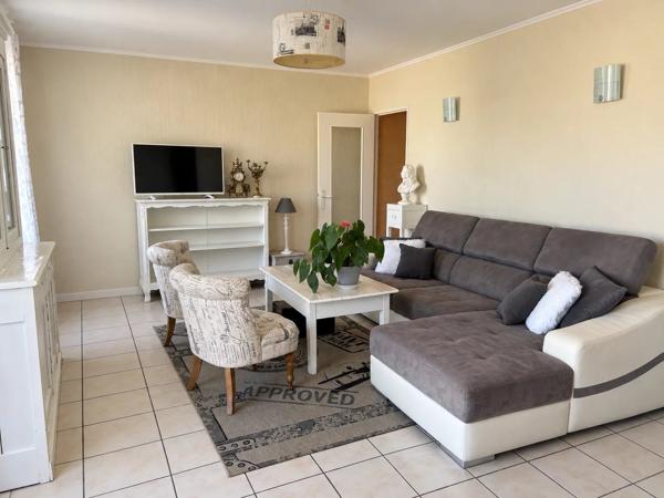 Vente                                                      Appartement
                        
                     5 pièces                      92 m2                     à Saint-Sébastien-sur-Loire