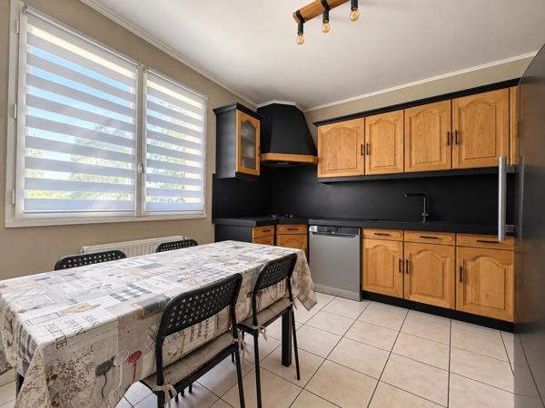 Vente                                                      Appartement
                        
                     5 pièces                      92 m2                     à Saint-Sébastien-sur-Loire