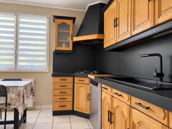 Vente                                                      Appartement
                        
                     5 pièces                      92 m2                     à Saint-Sébastien-sur-Loire