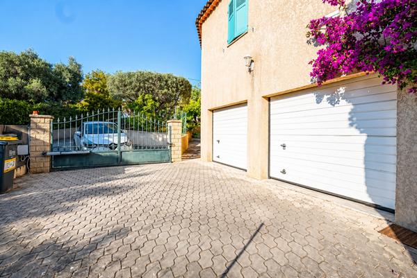 La Ciotat (13600) En exclusivité ! - Villa 155 m² sans vis-à-vis, double accès indépendant, à 20 min des plages - La Ciotat