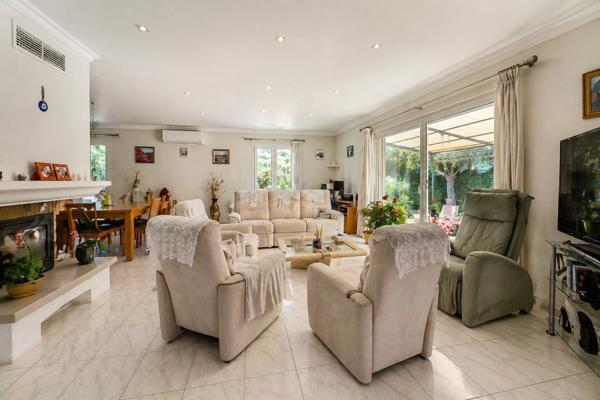 La Ciotat (13600) En exclusivité ! - Villa 155 m² sans vis-à-vis, double accès indépendant, à 20 min des plages - La Ciotat