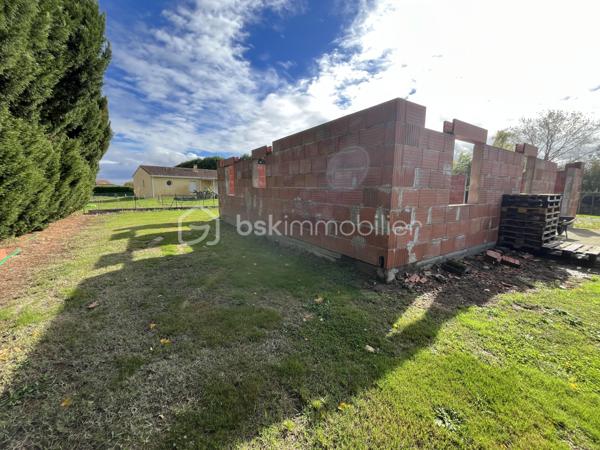 Terrain de 1 405 m²