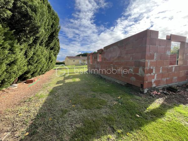 Terrain de 1 405 m²