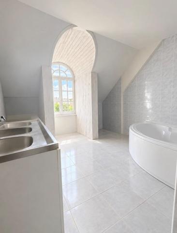 Maison à ROISSY EN BRIE (77680)
