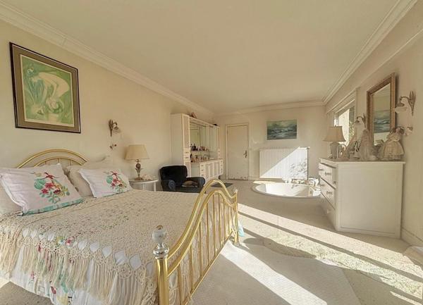 Maison à ROISSY EN BRIE (77680)