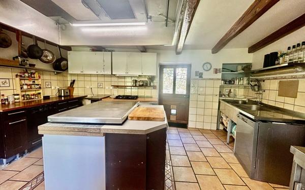 Maison à vendre    14 pièces •  Rabou