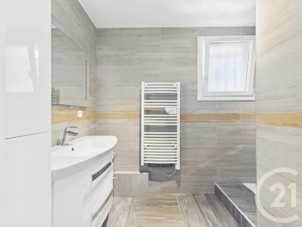 Maison à vendre  5 pièces - 96,85 m 2   LA VALETTE DU VAR  - 83