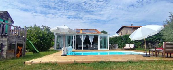 Maison familiale avec piscine à Blanquefort