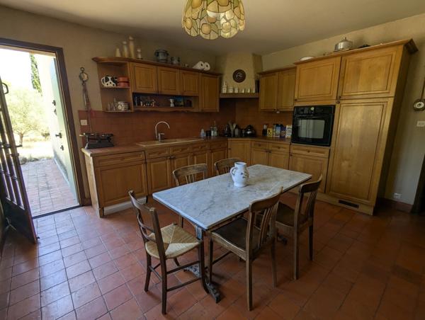 Villa plain pied 4 chambres sur terrain 3200m²