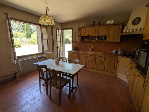 Villa plain pied 4 chambres sur terrain 3200m²