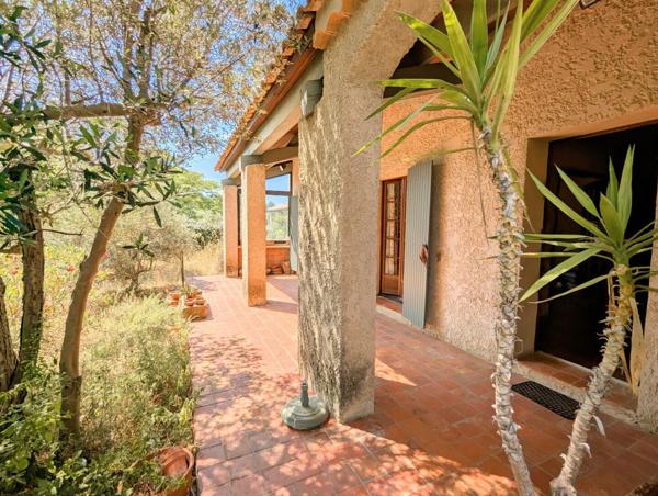 Villa plain pied 4 chambres sur terrain 3200m²