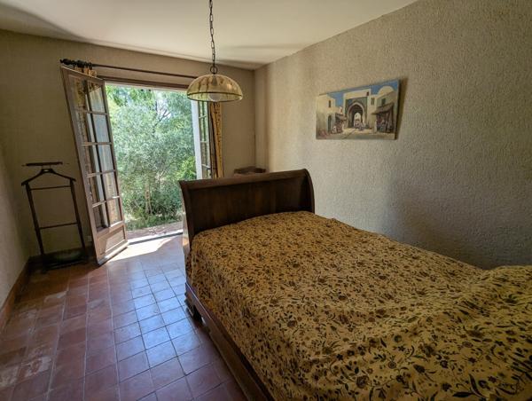 Villa plain pied 4 chambres sur terrain 3200m²