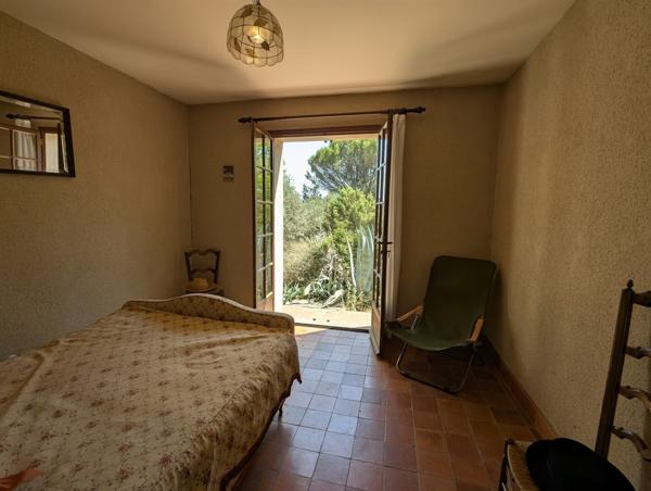 Villa plain pied 4 chambres sur terrain 3200m²