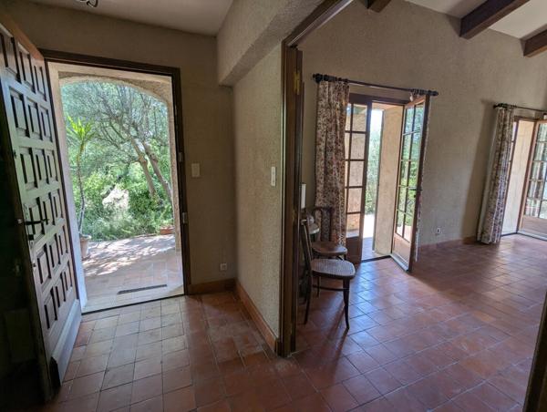 Villa plain pied 4 chambres sur terrain 3200m²