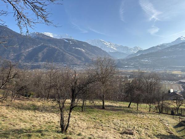 EN EXCLUSIVITÉ.   PASSY  COTEAU ,Terrain  constructible  2028 m2 EXPOSITION SUD 560 000 euros