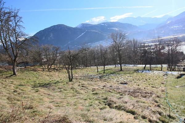 EN EXCLUSIVITÉ.   PASSY  COTEAU ,Terrain  constructible  2028 m2 EXPOSITION SUD 560 000 euros