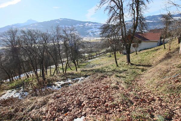 EN EXCLUSIVITÉ.   PASSY  COTEAU ,Terrain  constructible  2028 m2 EXPOSITION SUD 560 000 euros