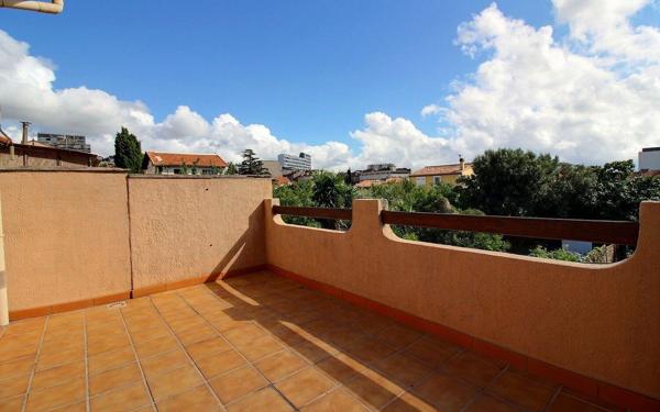 Appartement à vendre    3 pièces • 70 m2 Marseille 4