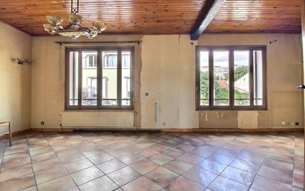 Appartement à vendre    3 pièces • 70 m2 Marseille 4