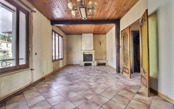 Appartement à vendre    3 pièces • 70 m2 Marseille 4